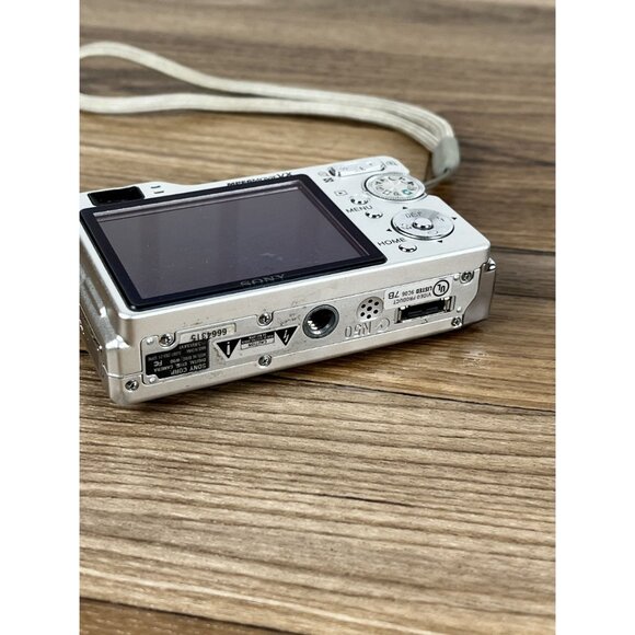 Sony Cyber-shot DSC-W90 8.1MP Digital Camera - Silver W/ Battery & Charger - Picture 9 of 11